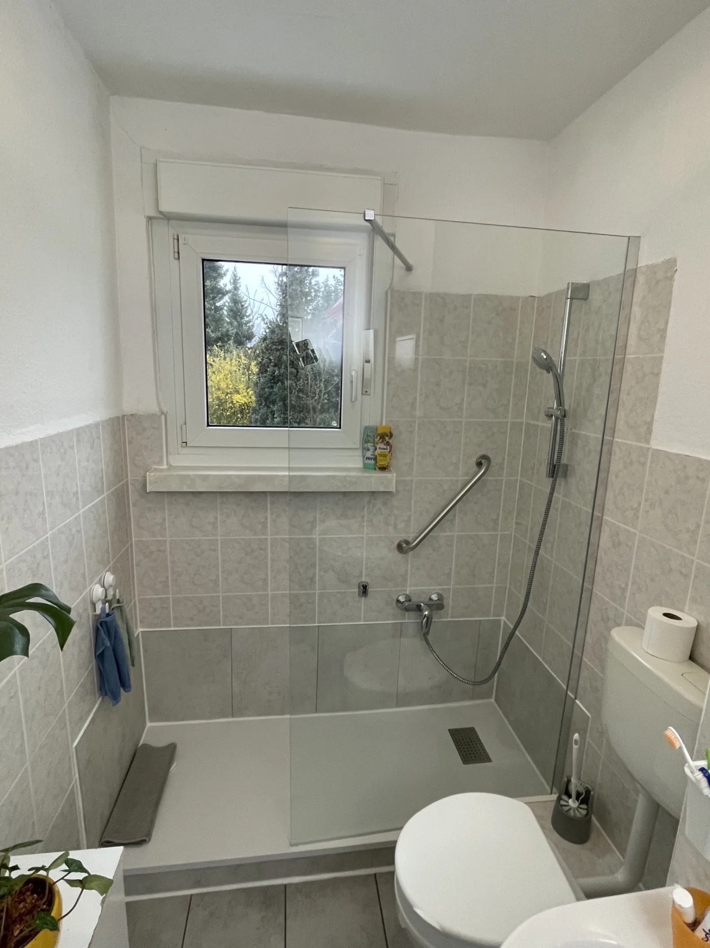 Beispiel einer barrierefreien Dusche aus einem BADMEISTER-Projekt